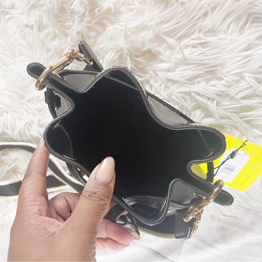 Marc Jacobs The Leather Bucket Bag Black Gold Hardware Drawstring Crossbody NWT - Picture 6 of 10